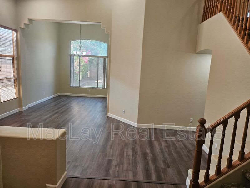 2711 W Megan St – photo 2
