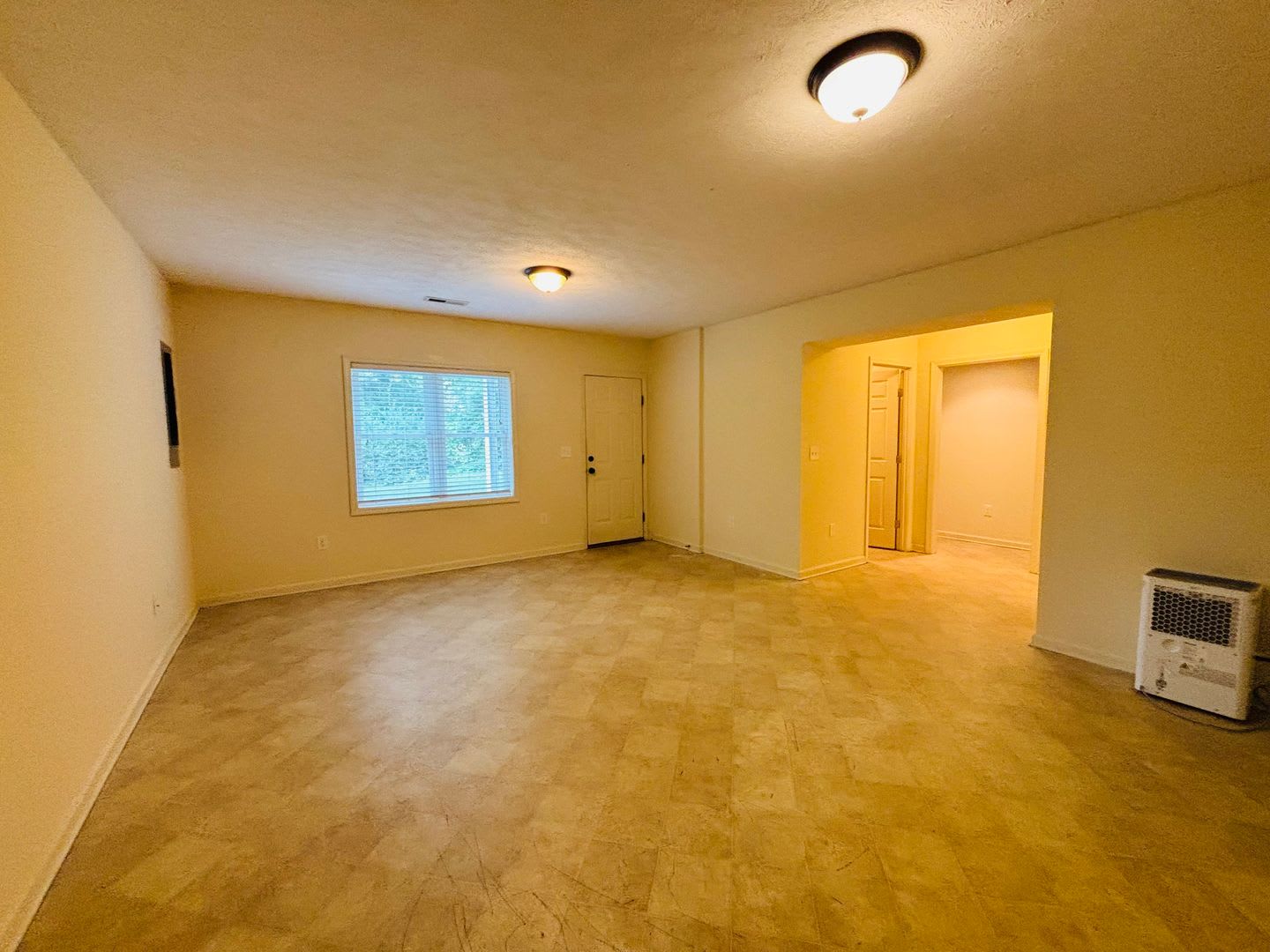 4 Bedroom, 4.5 Bath Duplex – photo 4