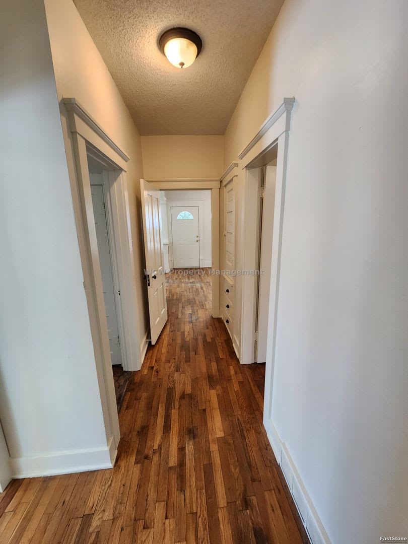 Attractive Updated 3 Br 1Bth With Covered Parking – photo 5