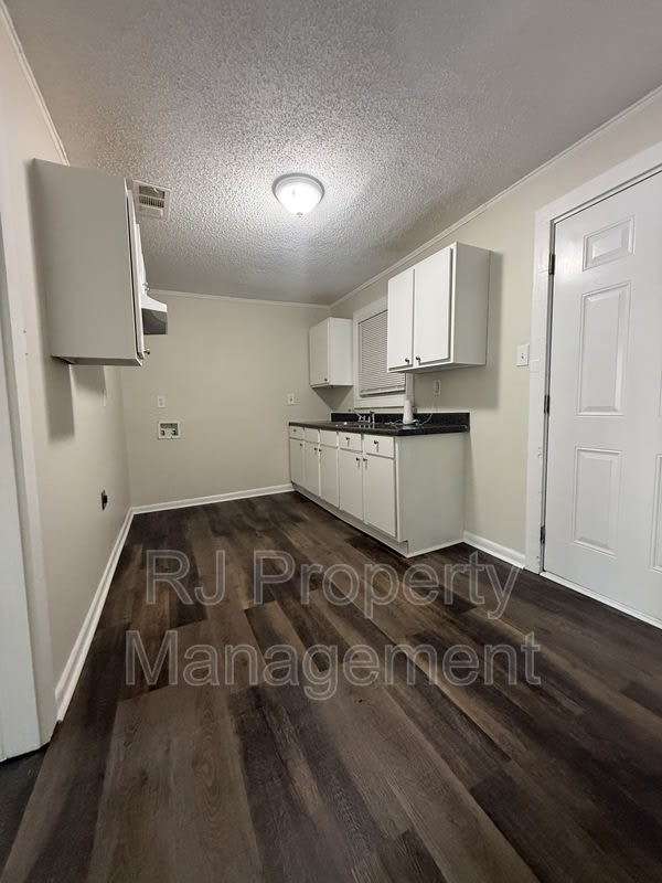 1242 Airways Blvd – photo 5