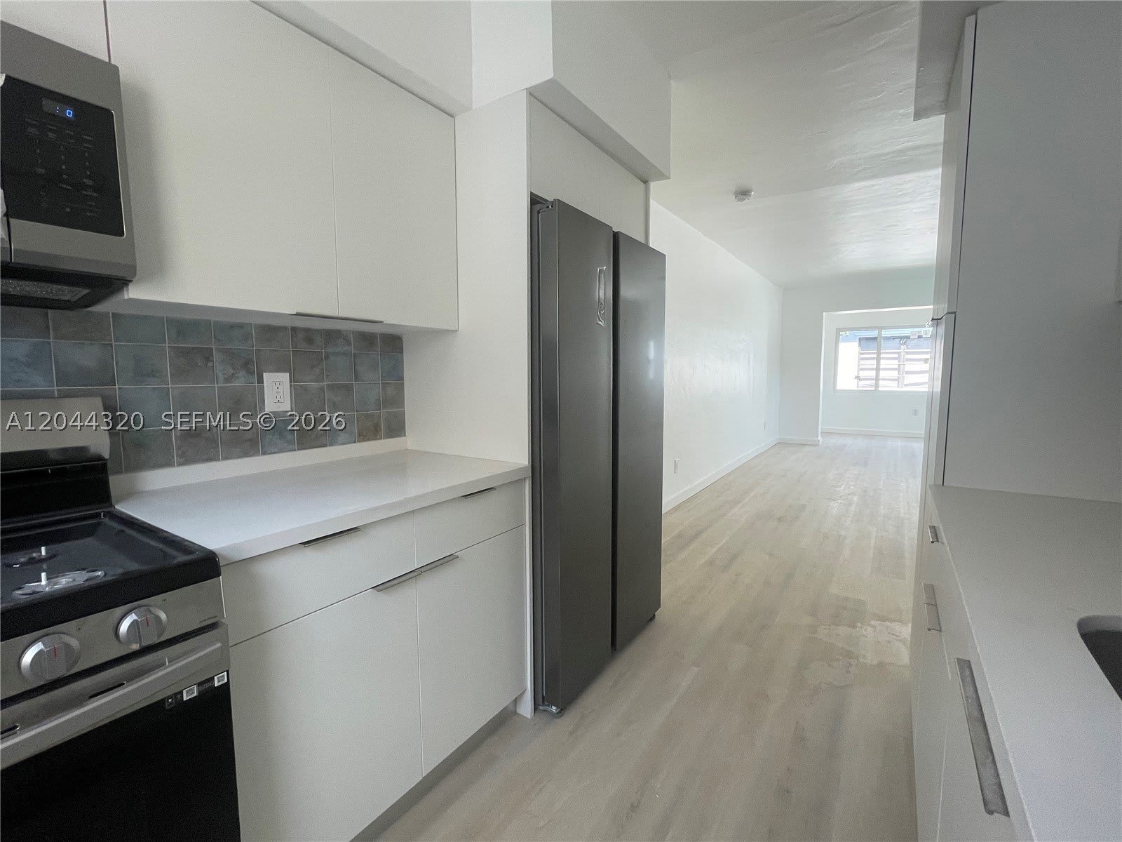 2120 Biarritz Dr – photo 3