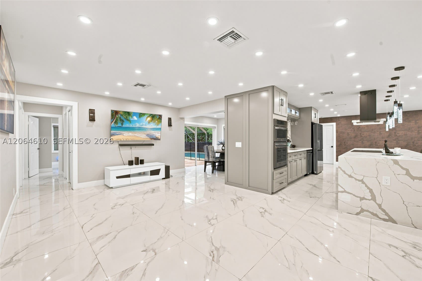 821 Ramblewood Dr – photo 4
