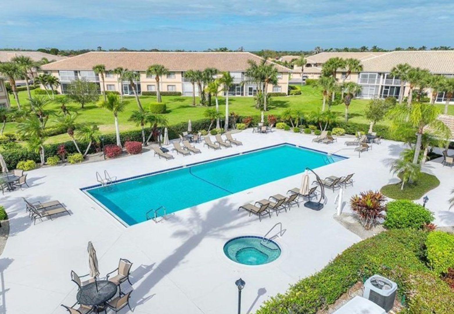 Ask About The Two Weeks Free What A View From Your Own Private Screened In Balcony Stunning High End Remodeled 3 Bedroom 2 Bath Condo With Water Golf Course Views Lely Resort – photo 3