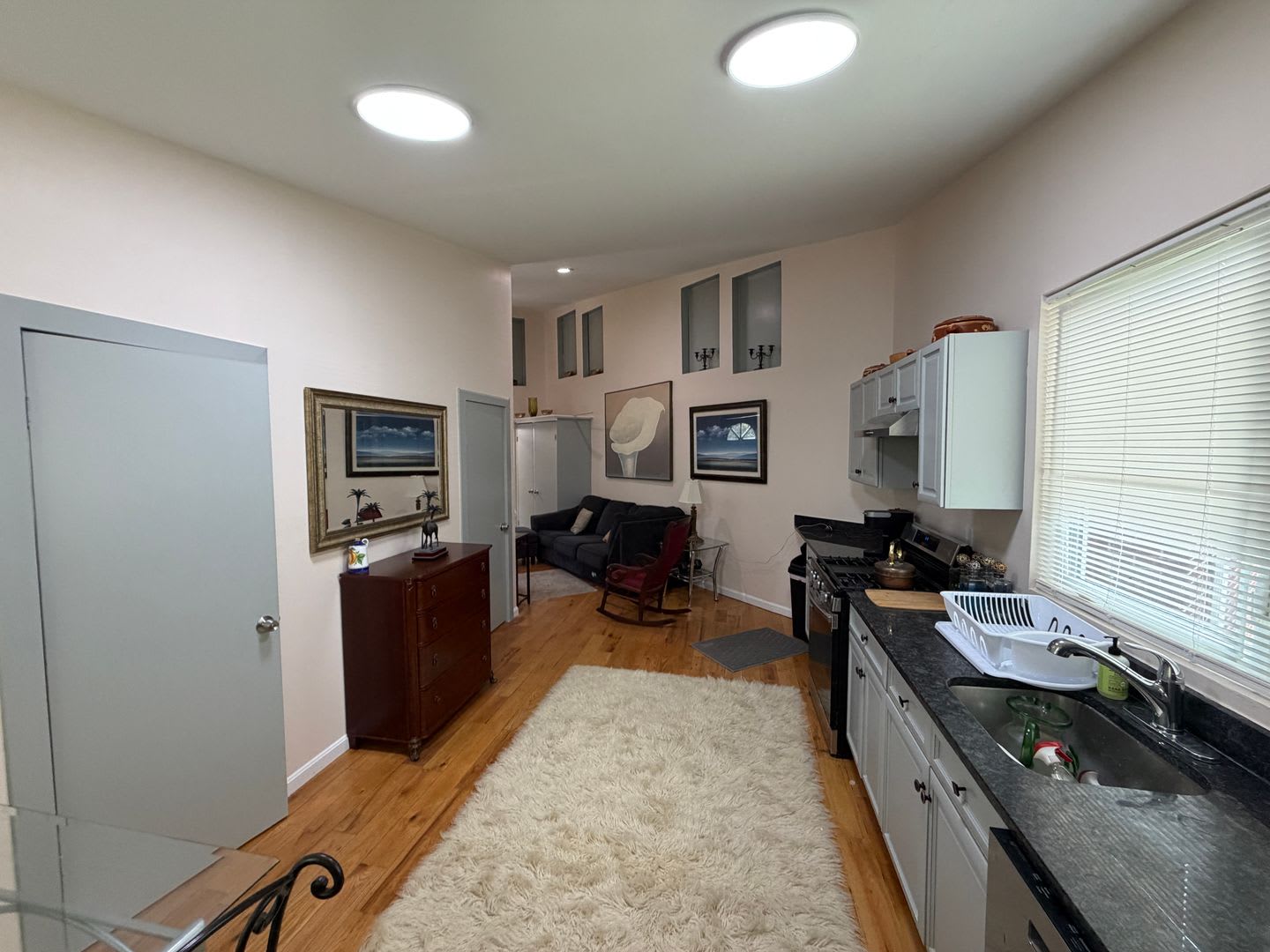 Fully Furnished 2BR, 1BA Condo in the Heart of North Arlington – photo 3