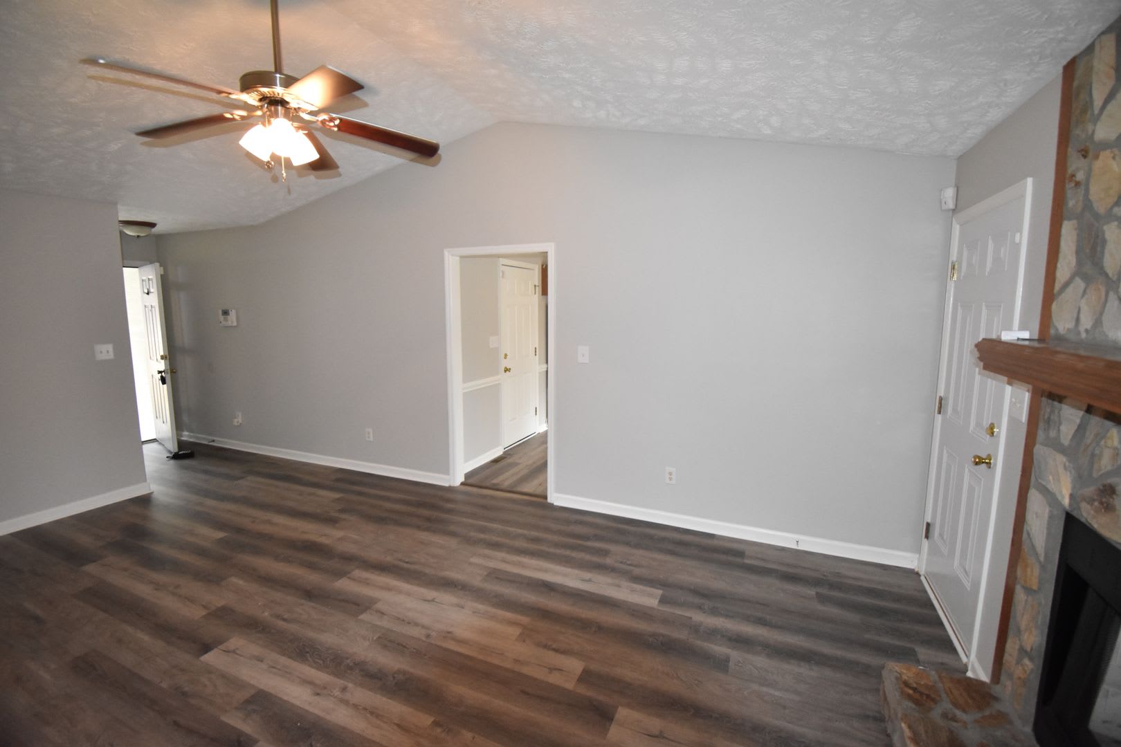 Well Maintained Single Family Home Coming Soon 3 Bedroom And 2 Bath Home Robinwood – photo 5