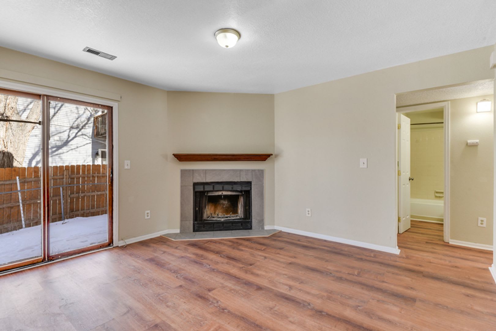 2Bd 1Ba In Park Hill Neighborhood – photo 3
