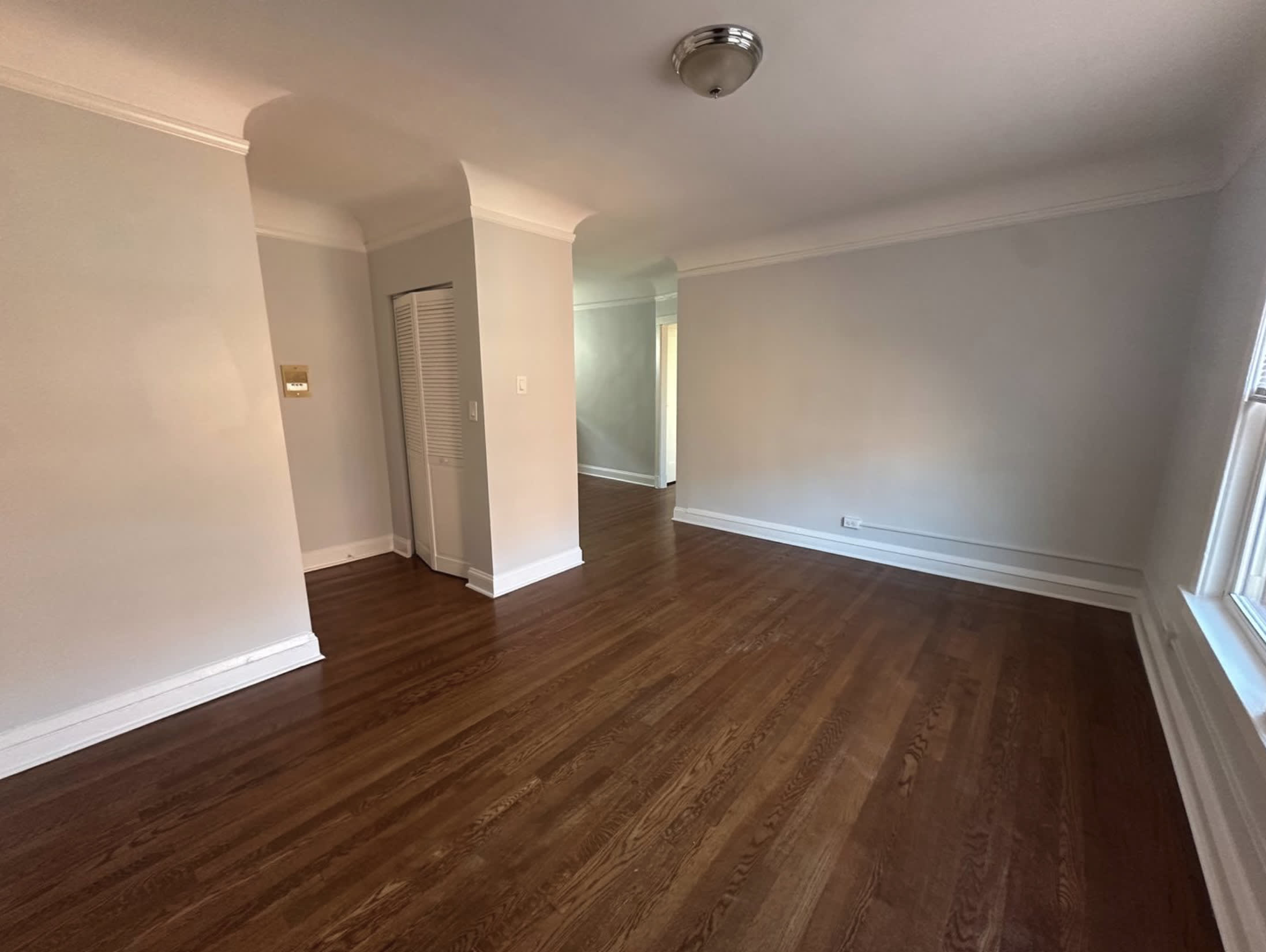 1377 W Greenleaf Ave – photo 4