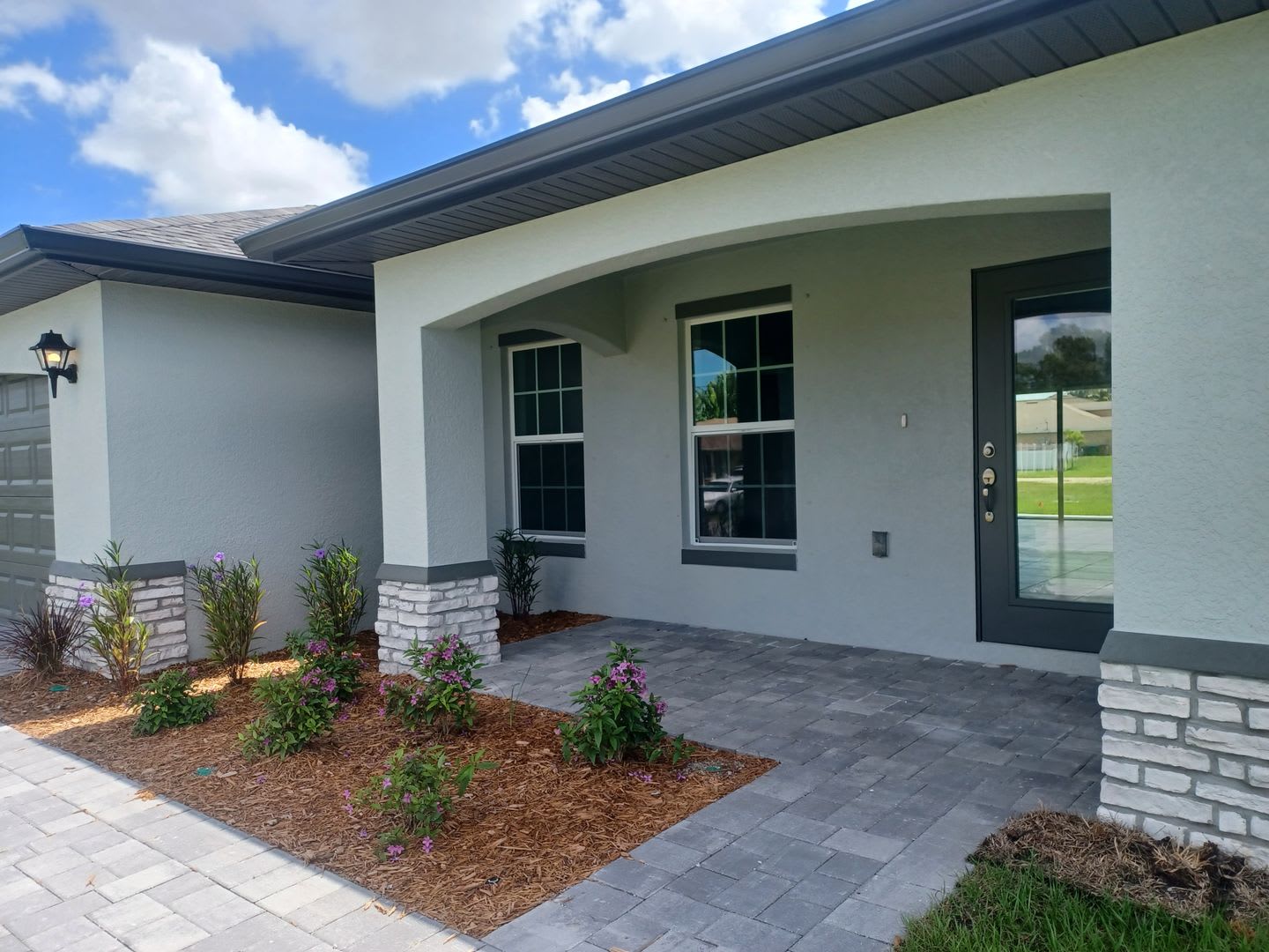 4/2 Newer construction home. – photo 4