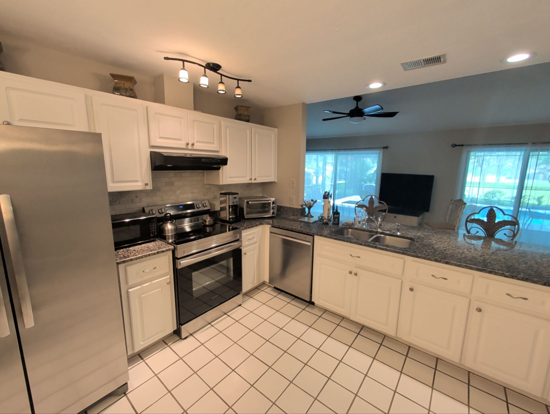 2319 N Hendry Pt – photo 3