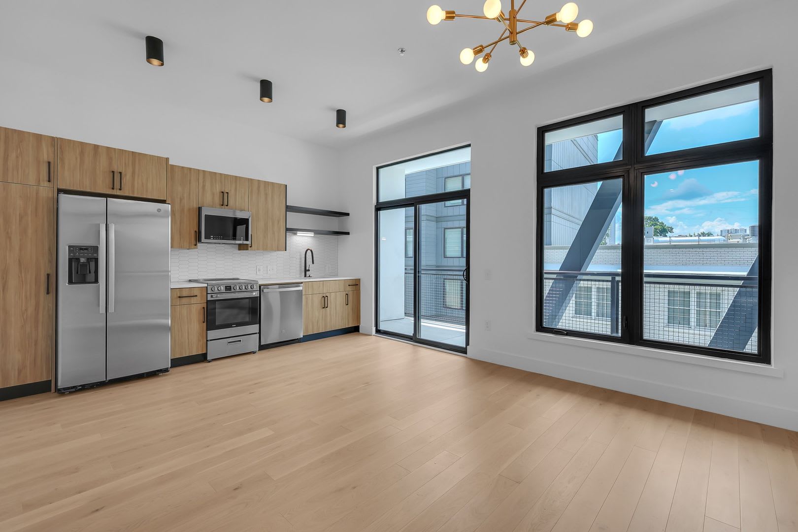 Modern Luxury Living in the Heart of Old Fourth Ward – photo 2