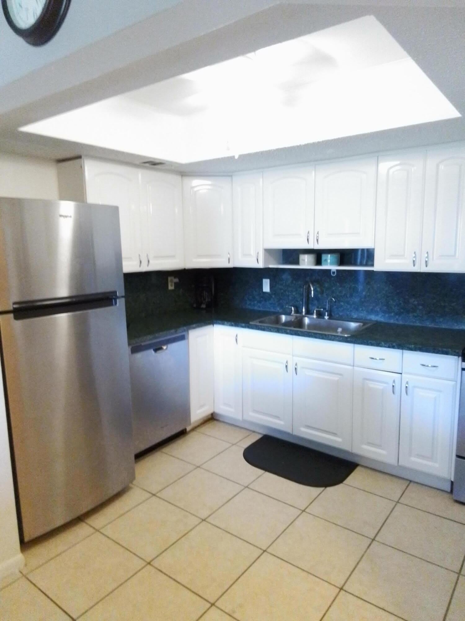 1535 SE ROYAL GREEN Circle – photo 4