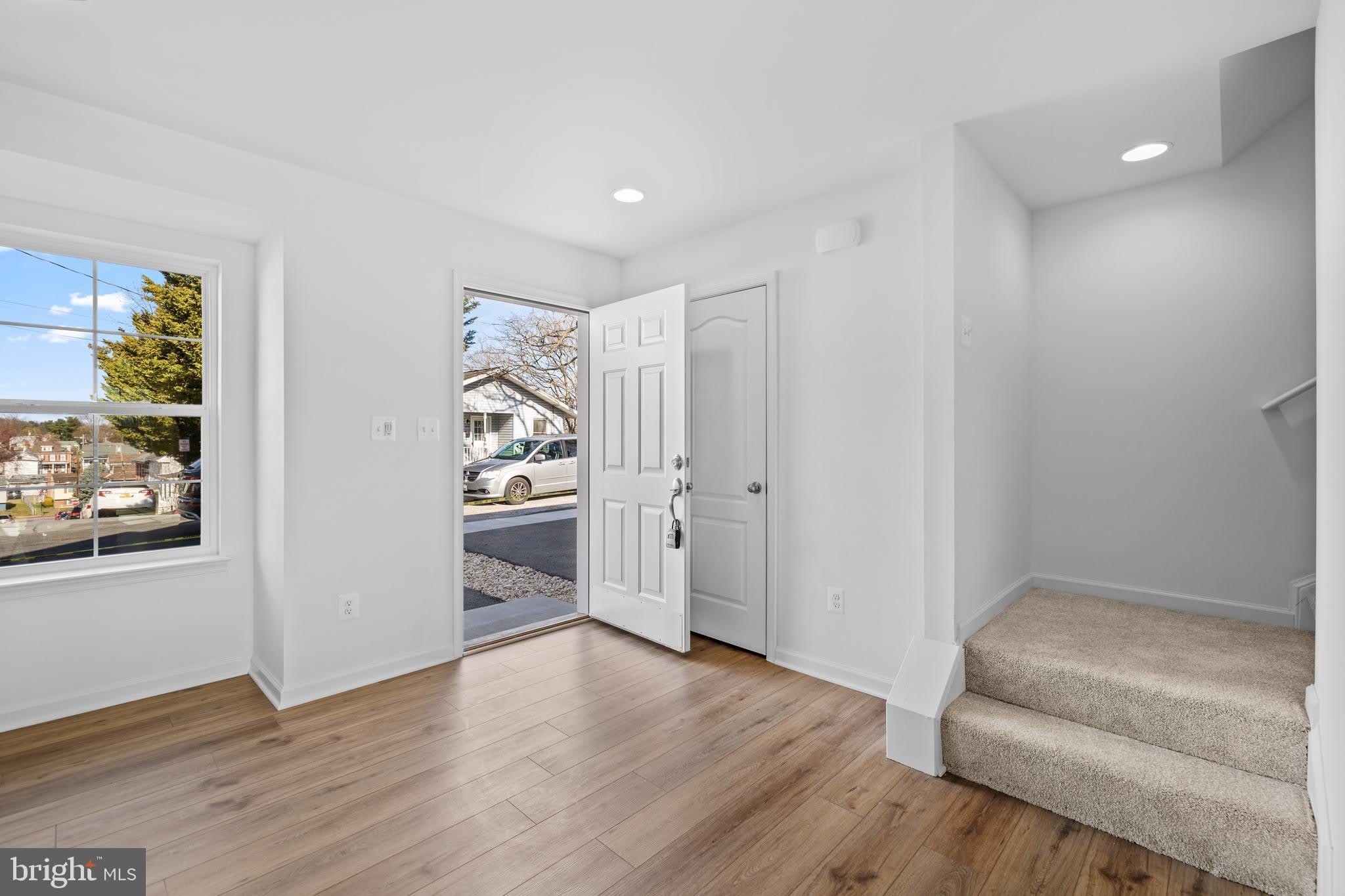 442 PELETON STREET – photo 2