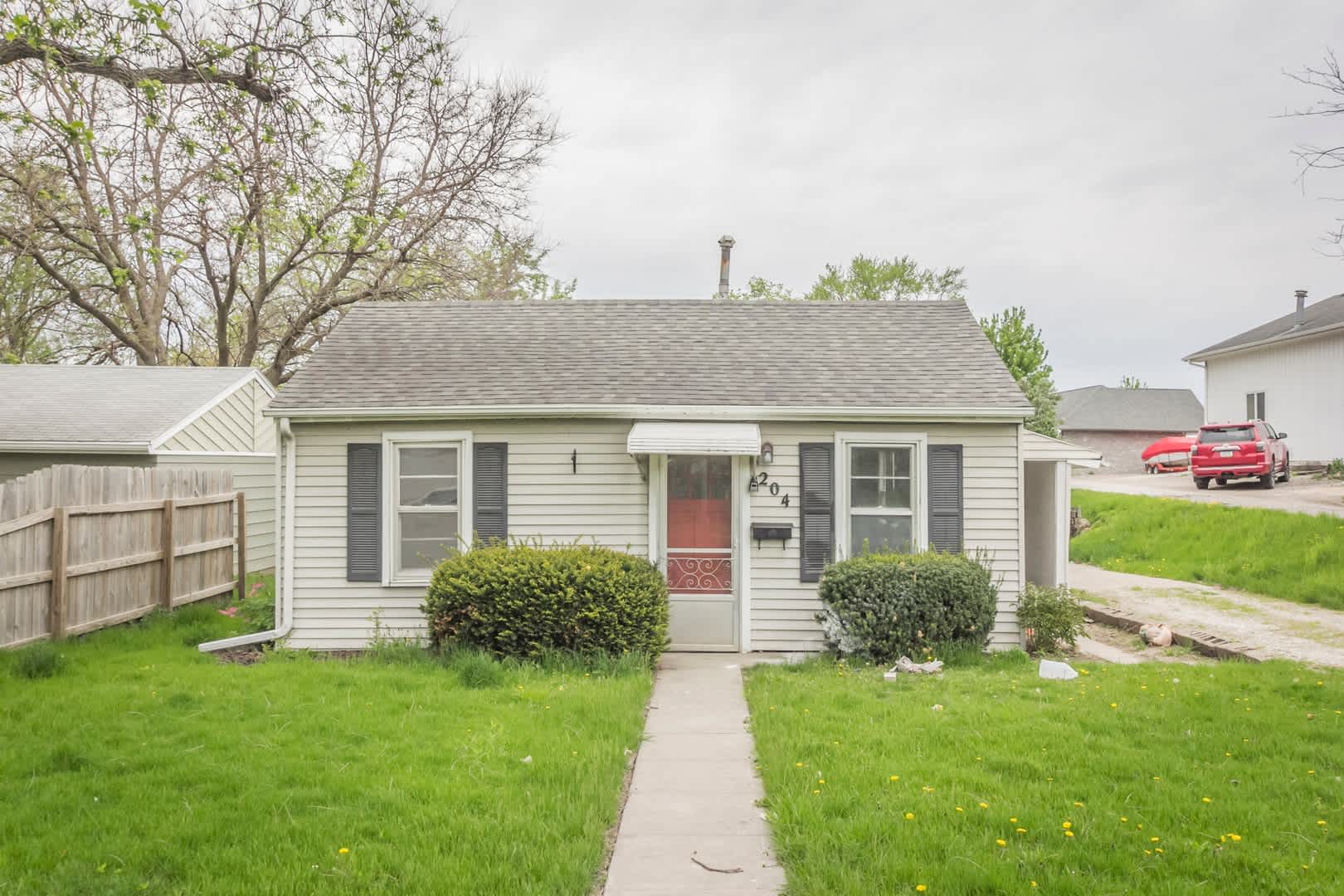 Adorable 2 Bedroom 1 Bath Home In Indianola – photo 1