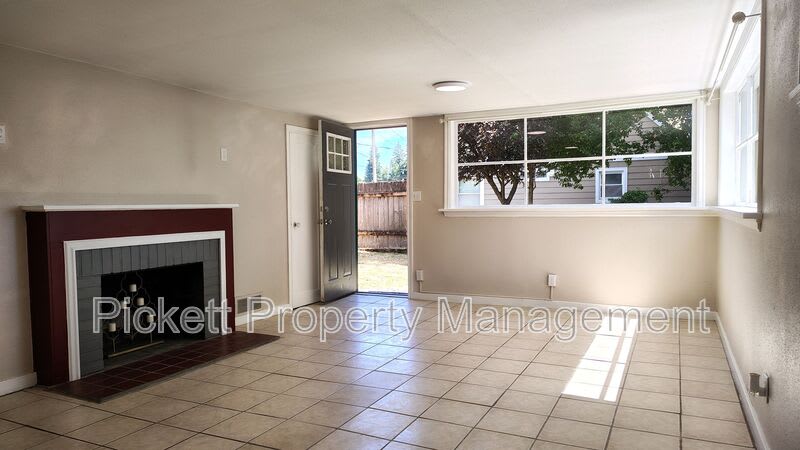 4121 W D St – photo 5