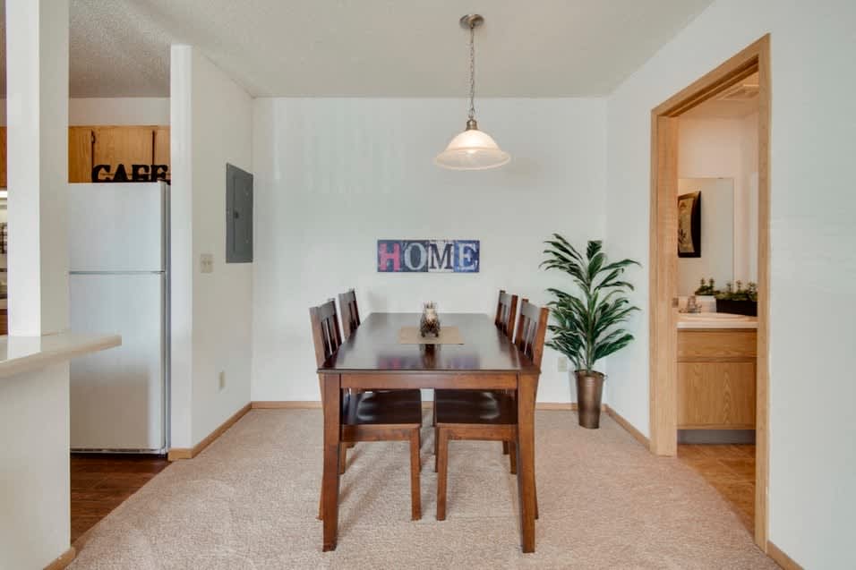 Eagle Creek Townhomes – photo 2