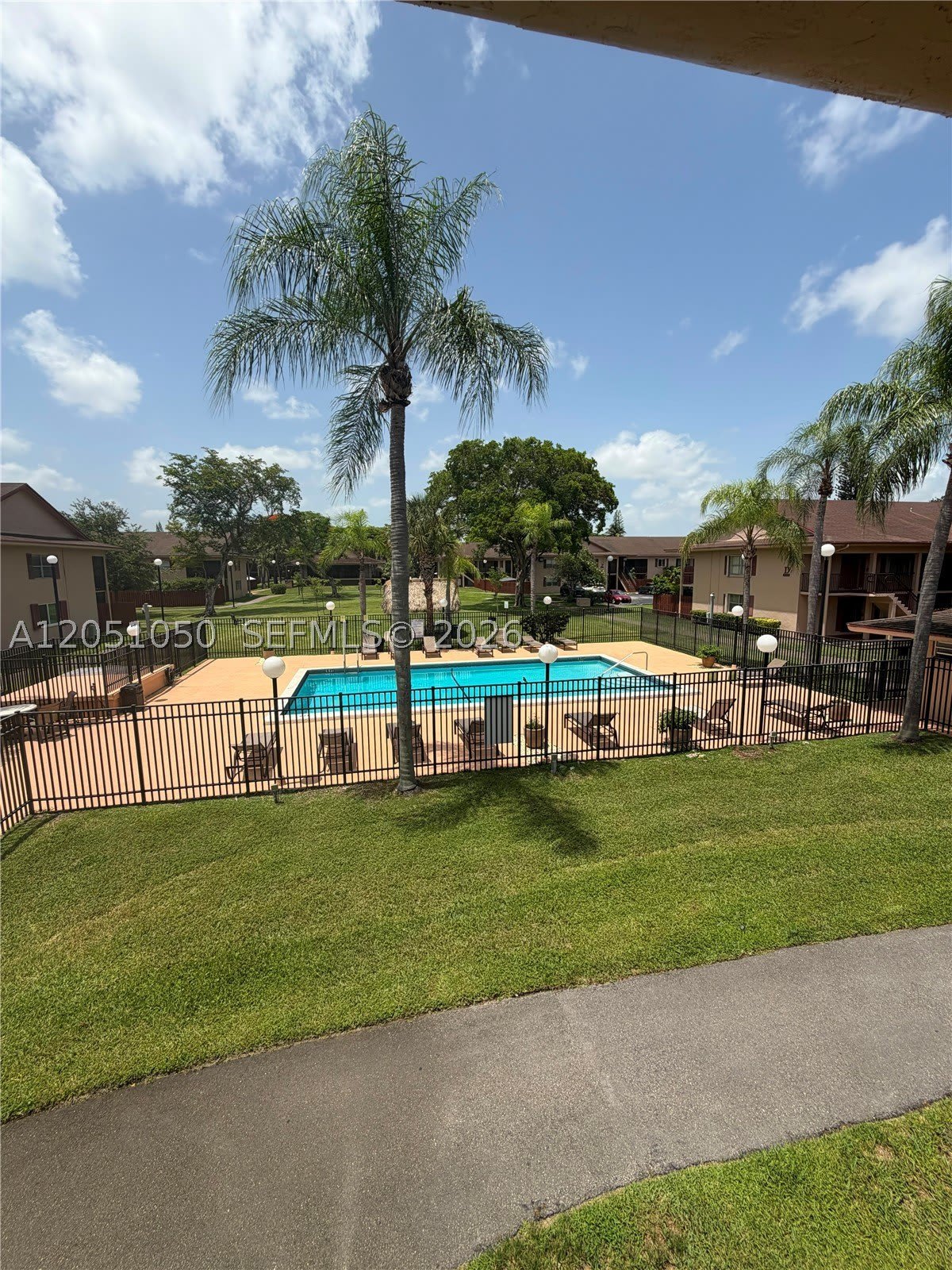 11213 SW 88th St – photo 1