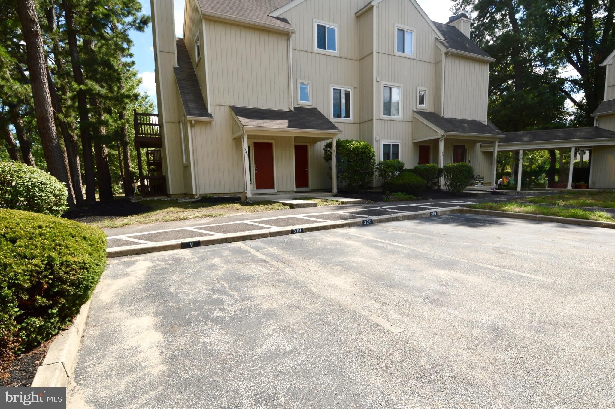 340 Woodlake Drive – photo 1
