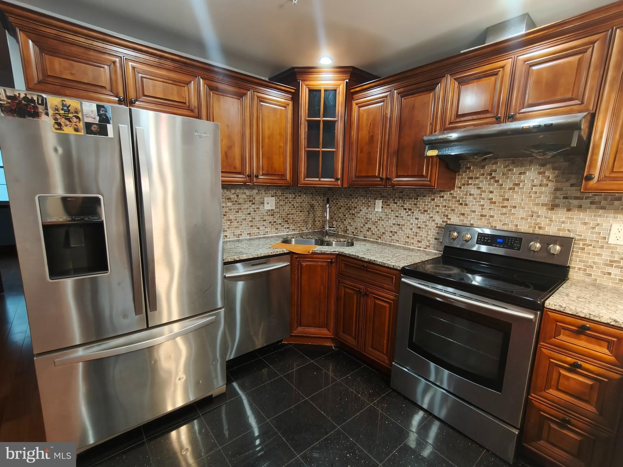 1106 WALLACE Street – photo 3