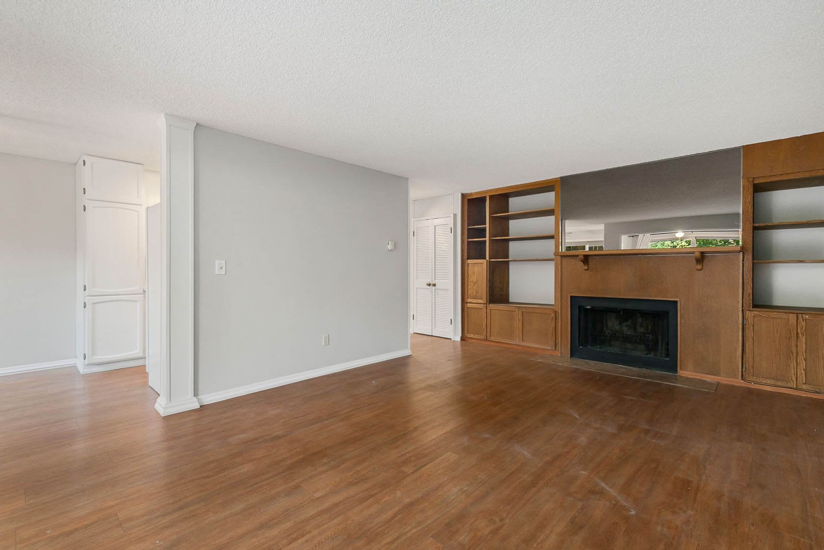 Spacious 2Br Ground Floor Condo With Oversized Private Deck – photo 4