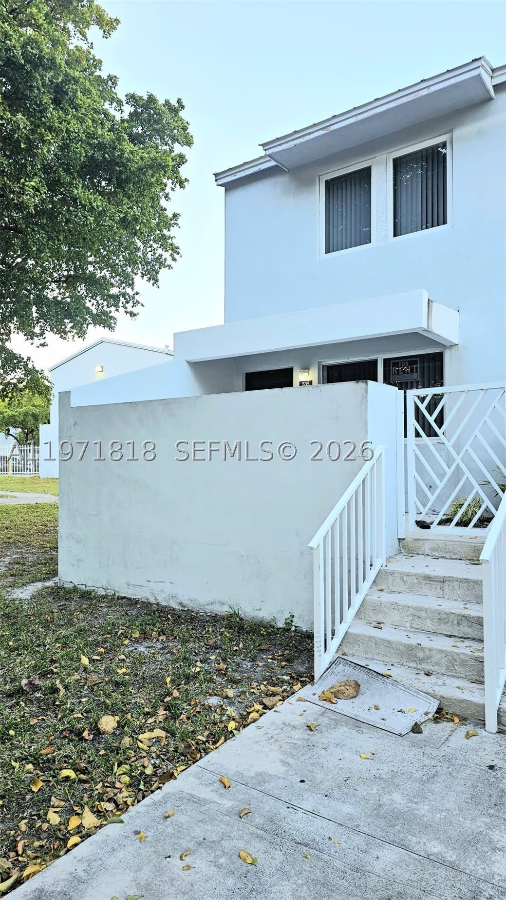 535 NW 19th St – photo 2