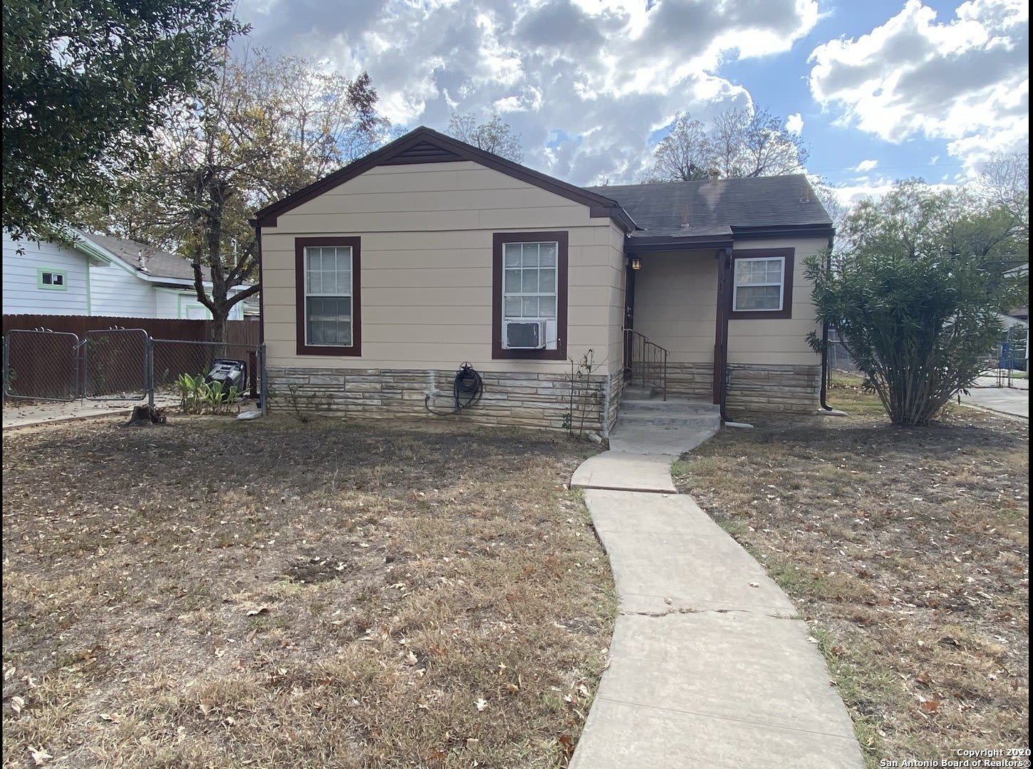 1130 Sims Ave – photo 2