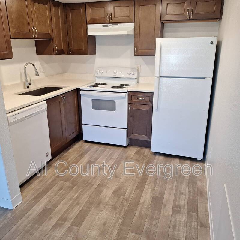 420 23rd St SE – photo 2
