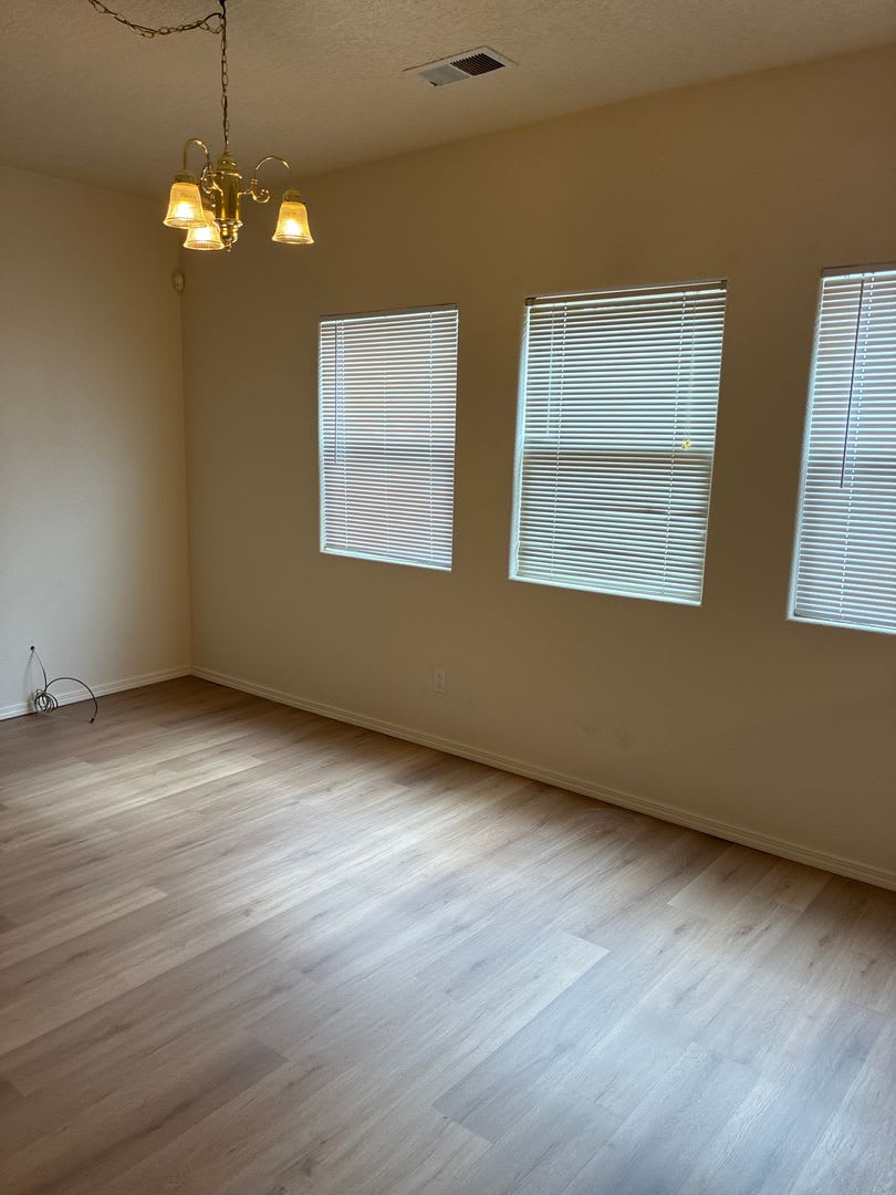 large 3 br+ loft – photo 3
