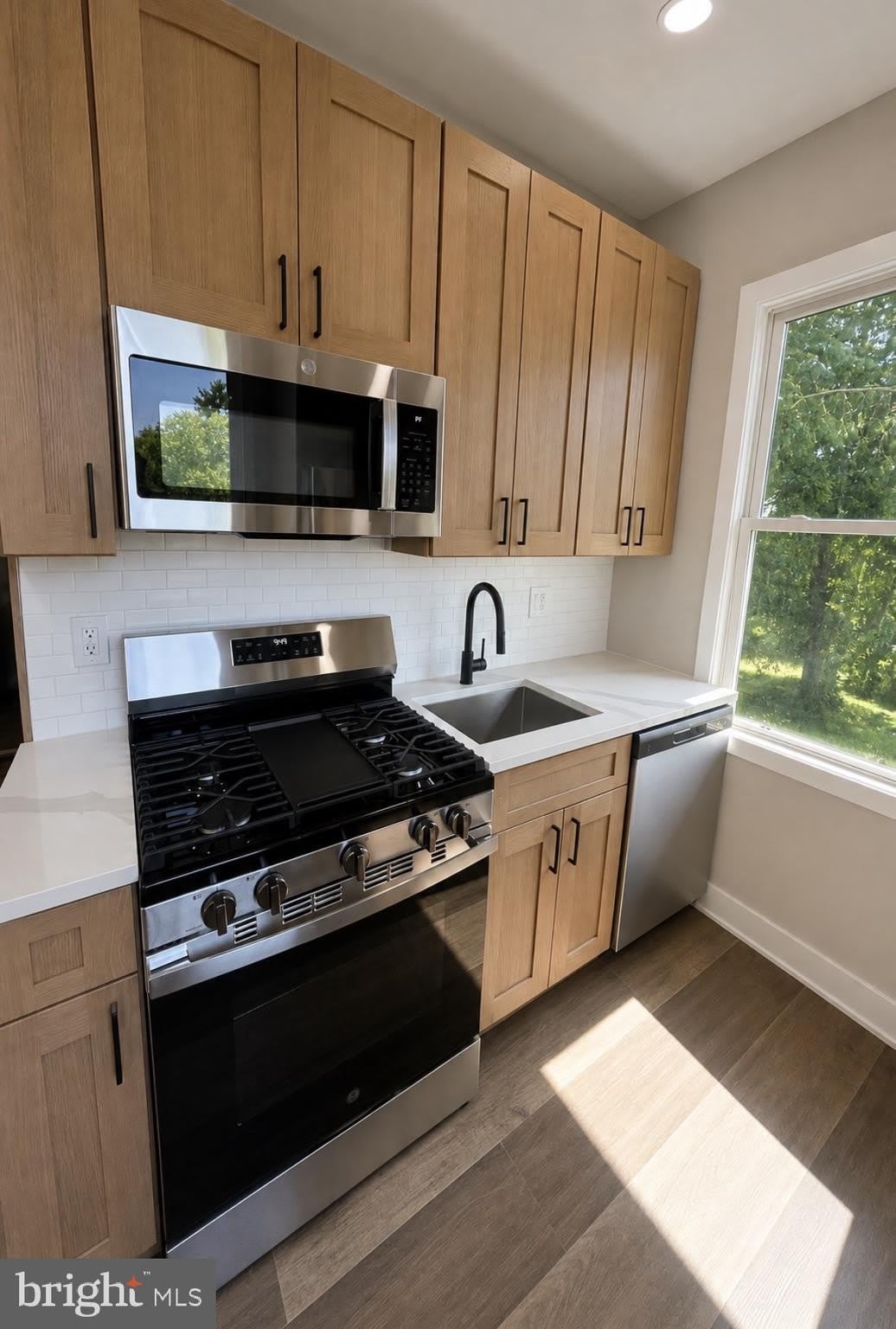 122 BURMONT Road – photo 2