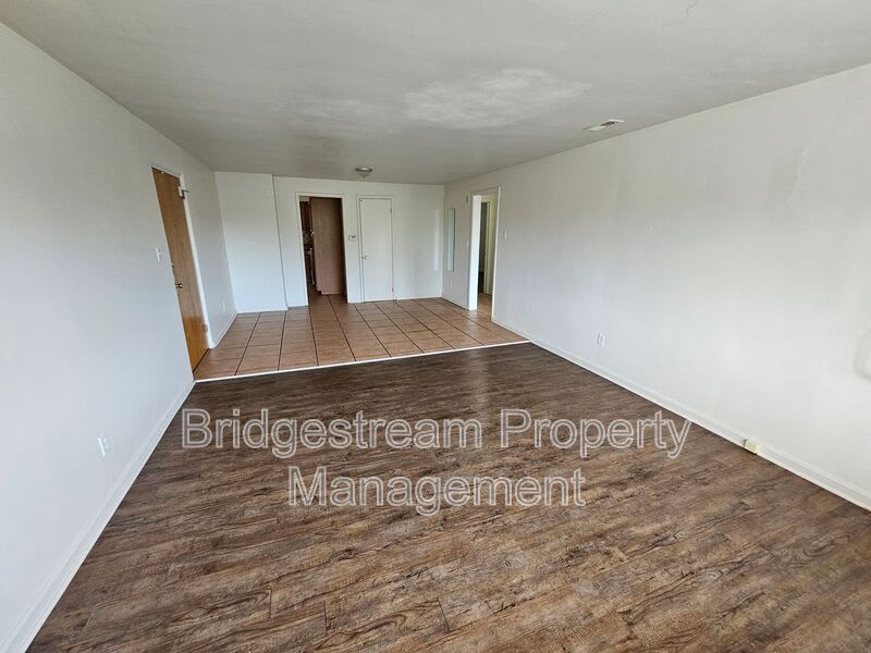 917 Cherry Dr – photo 2