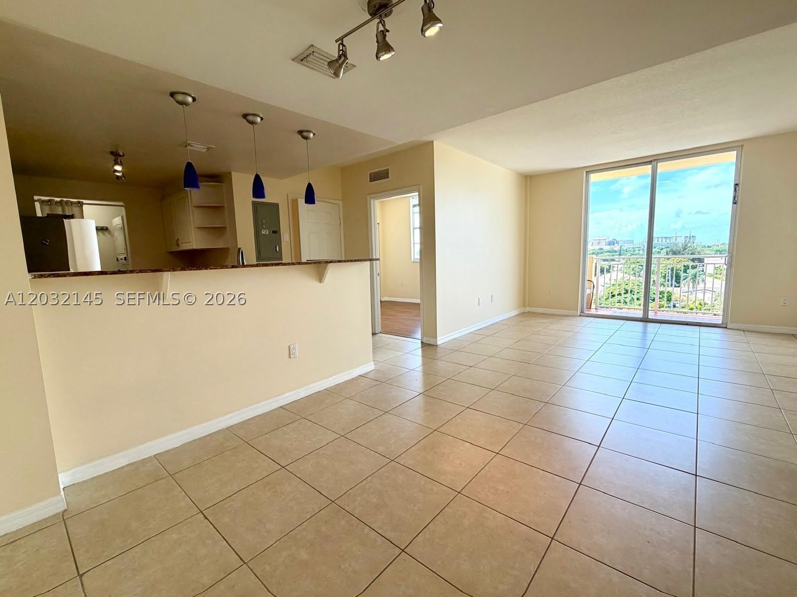 215 SW 42nd Ave – photo 1