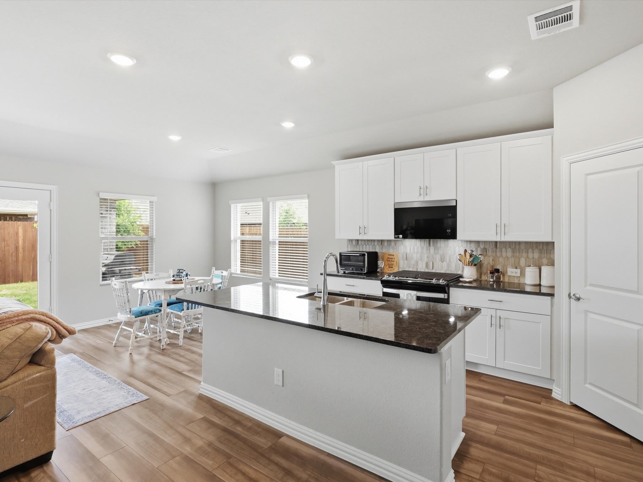 410 Dempsey Drive – photo 2