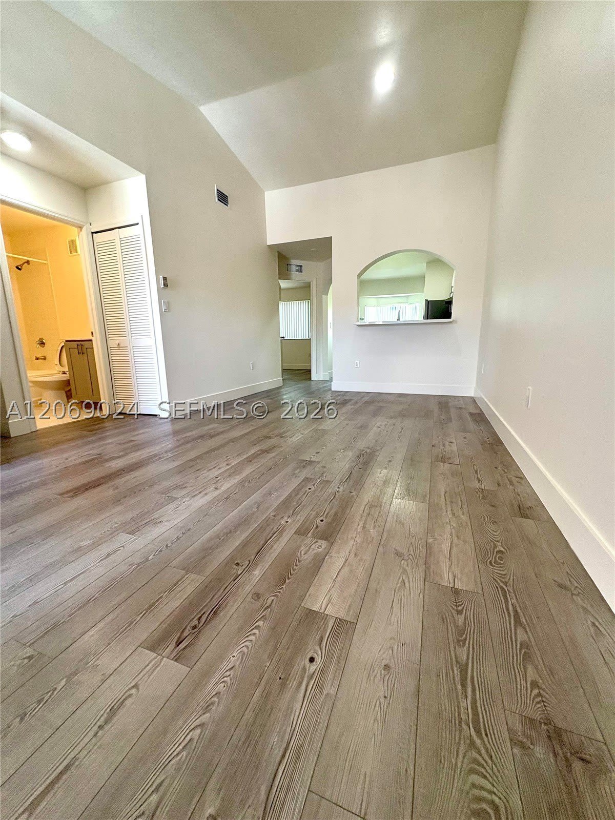 1260 SE 27th St – photo 3