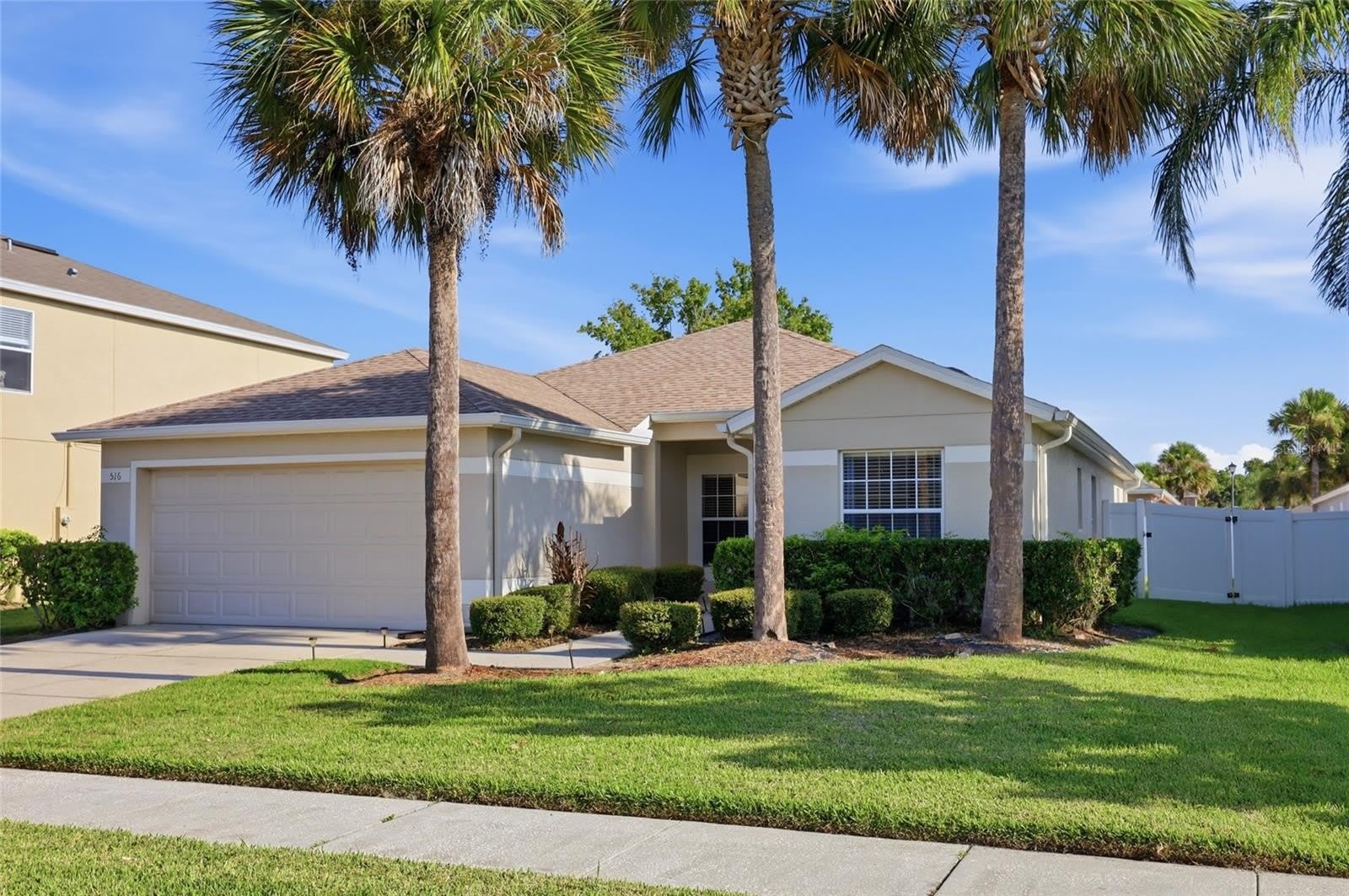 516 BELLA ROSA Circle – photo 2