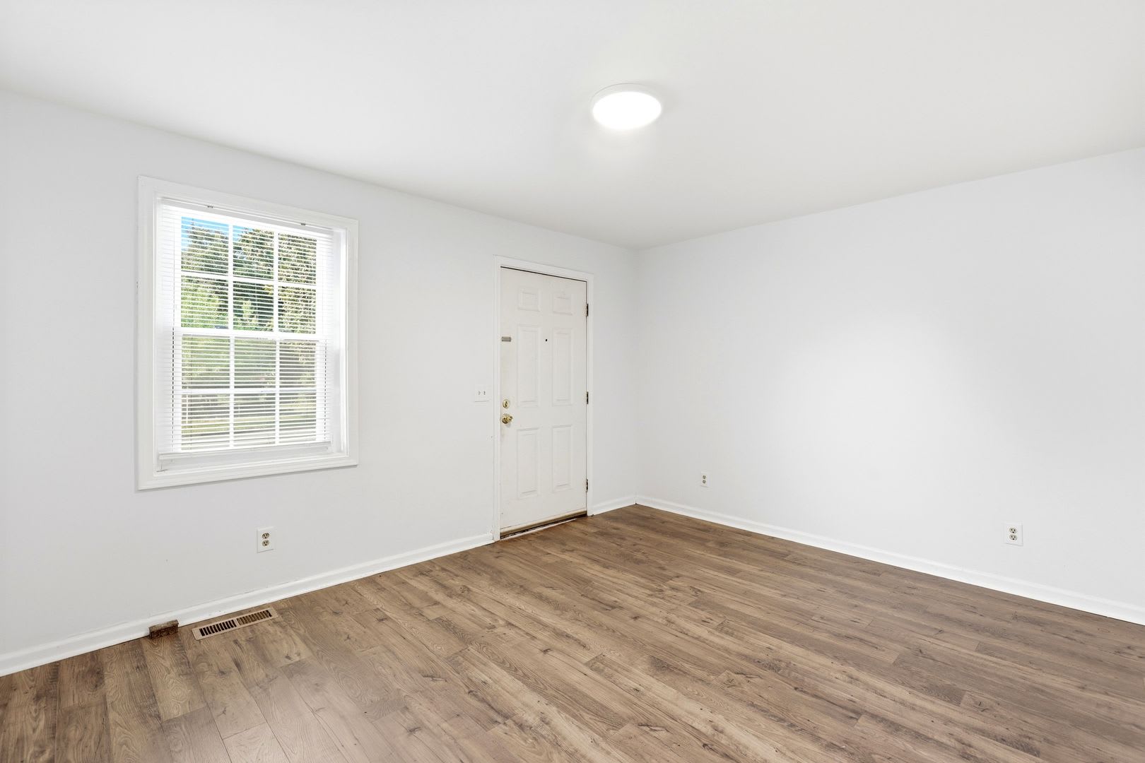 Cozy 2-Bedroom Home Near Downtown Wilmington – photo 4