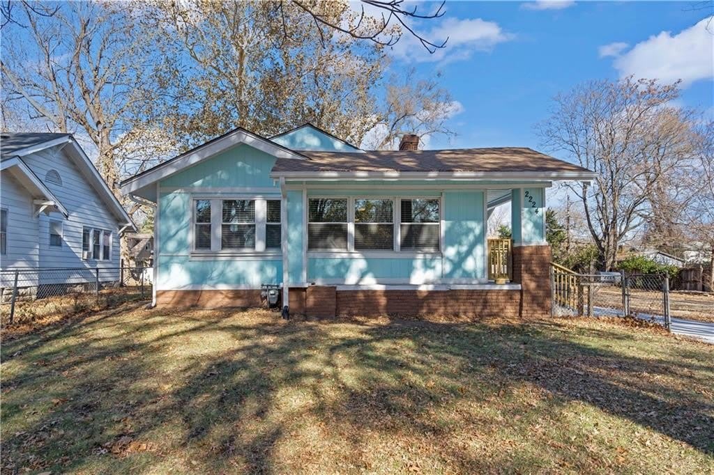 2224 E 68th Terrace – photo 3