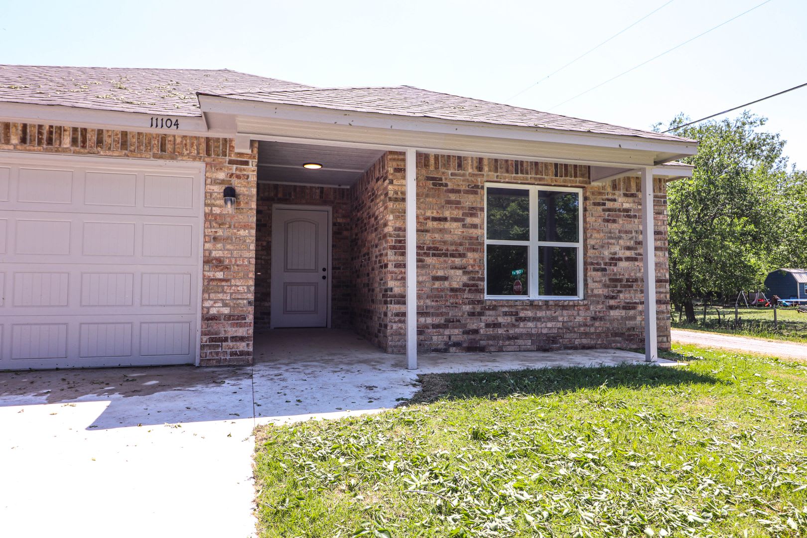 Beautiful new construction with nice amenities with a country feel – photo 4