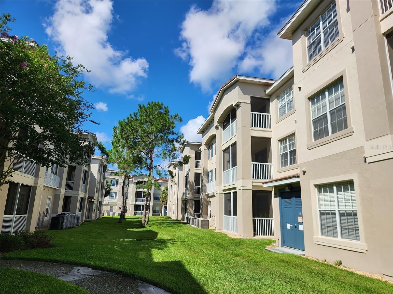 3351 WHITESTONE Circle – photo 2