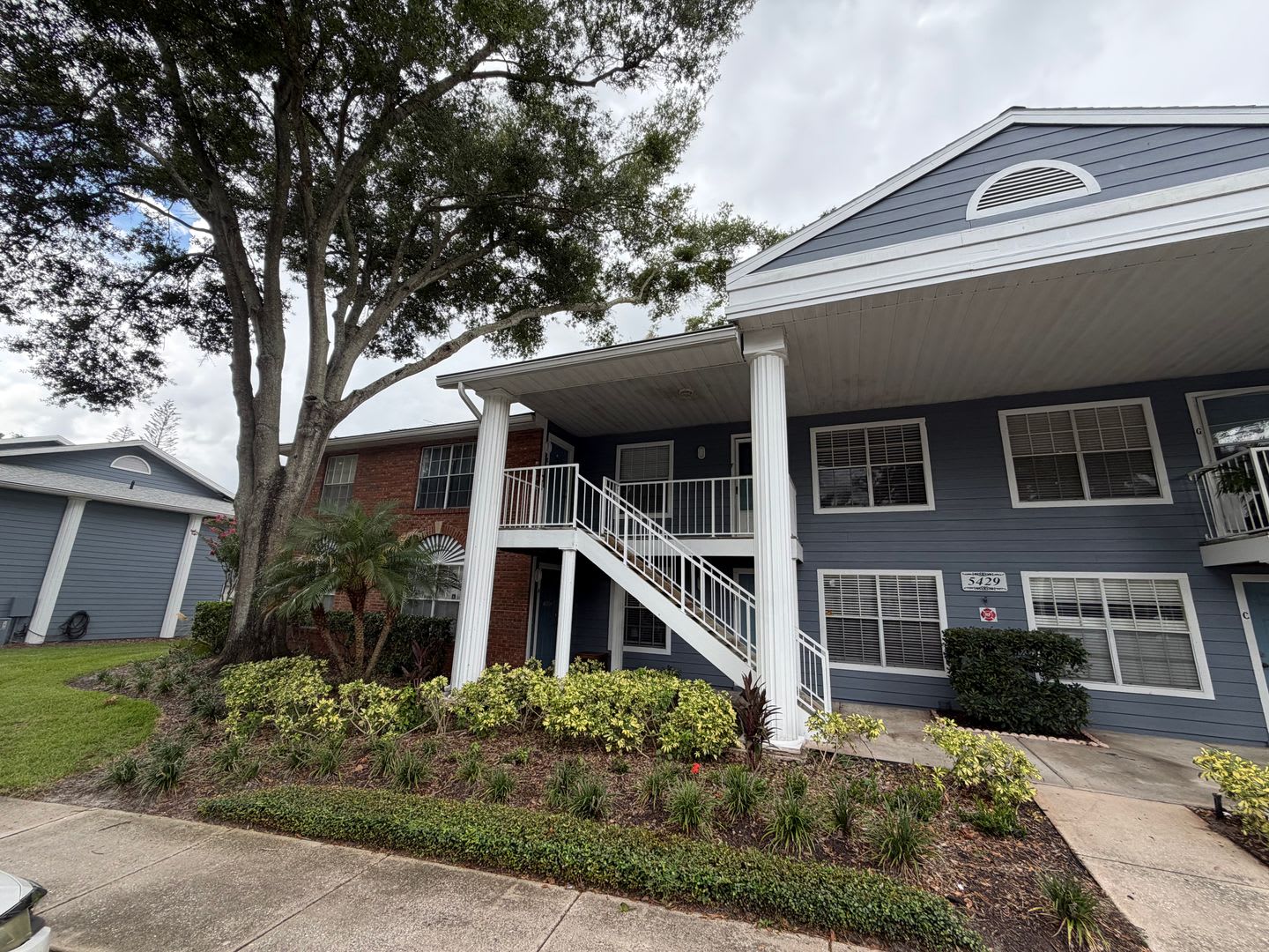 Convenient 2/2 Orlando Condo – Water & Garbage Included! – photo 2