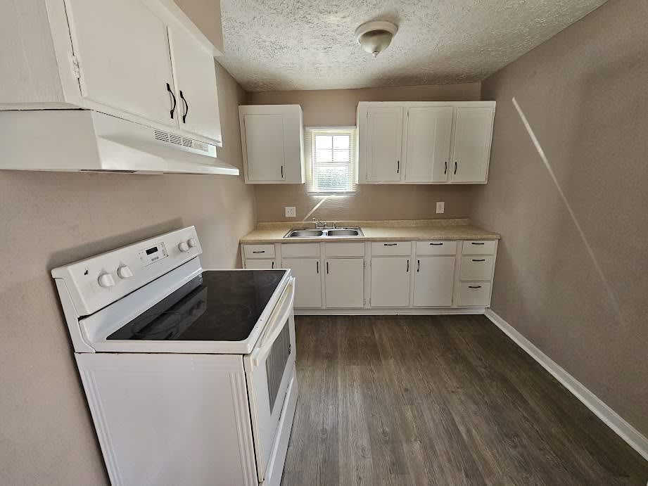 3328 NE 12th St – photo 2