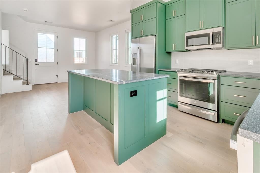 1056 Hangar Drive – photo 1