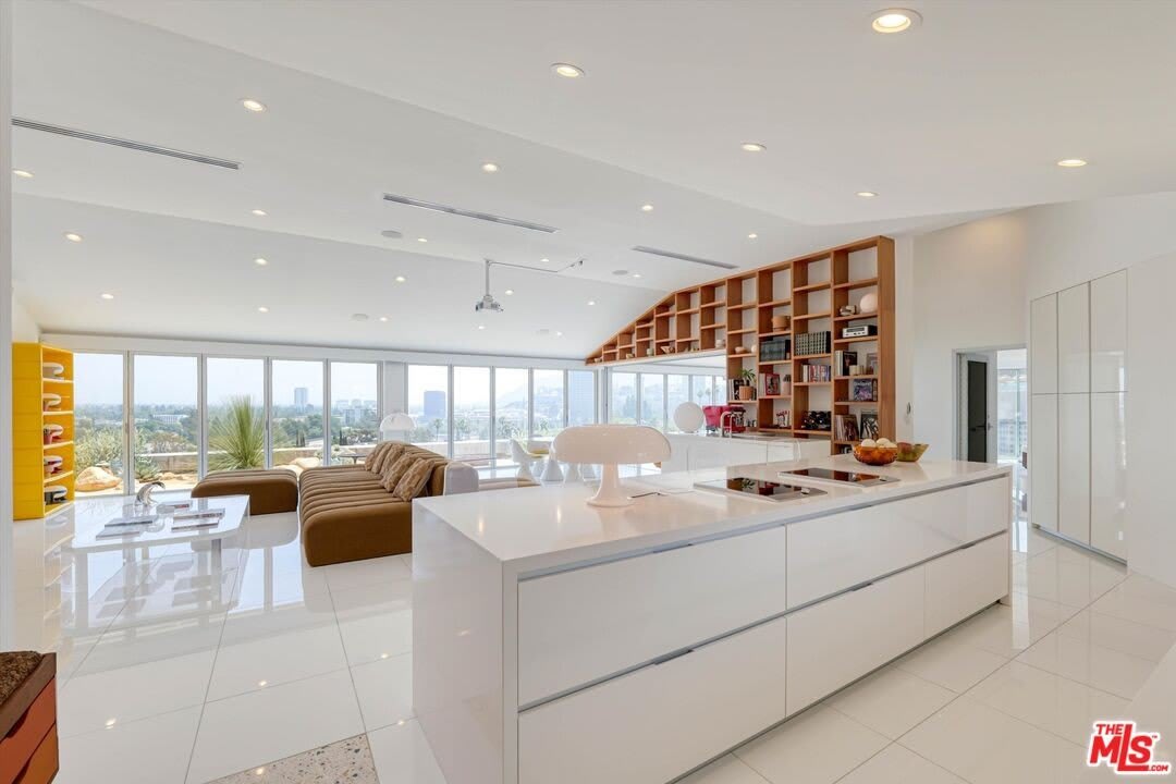11001 Wrightwood Pl – photo 1