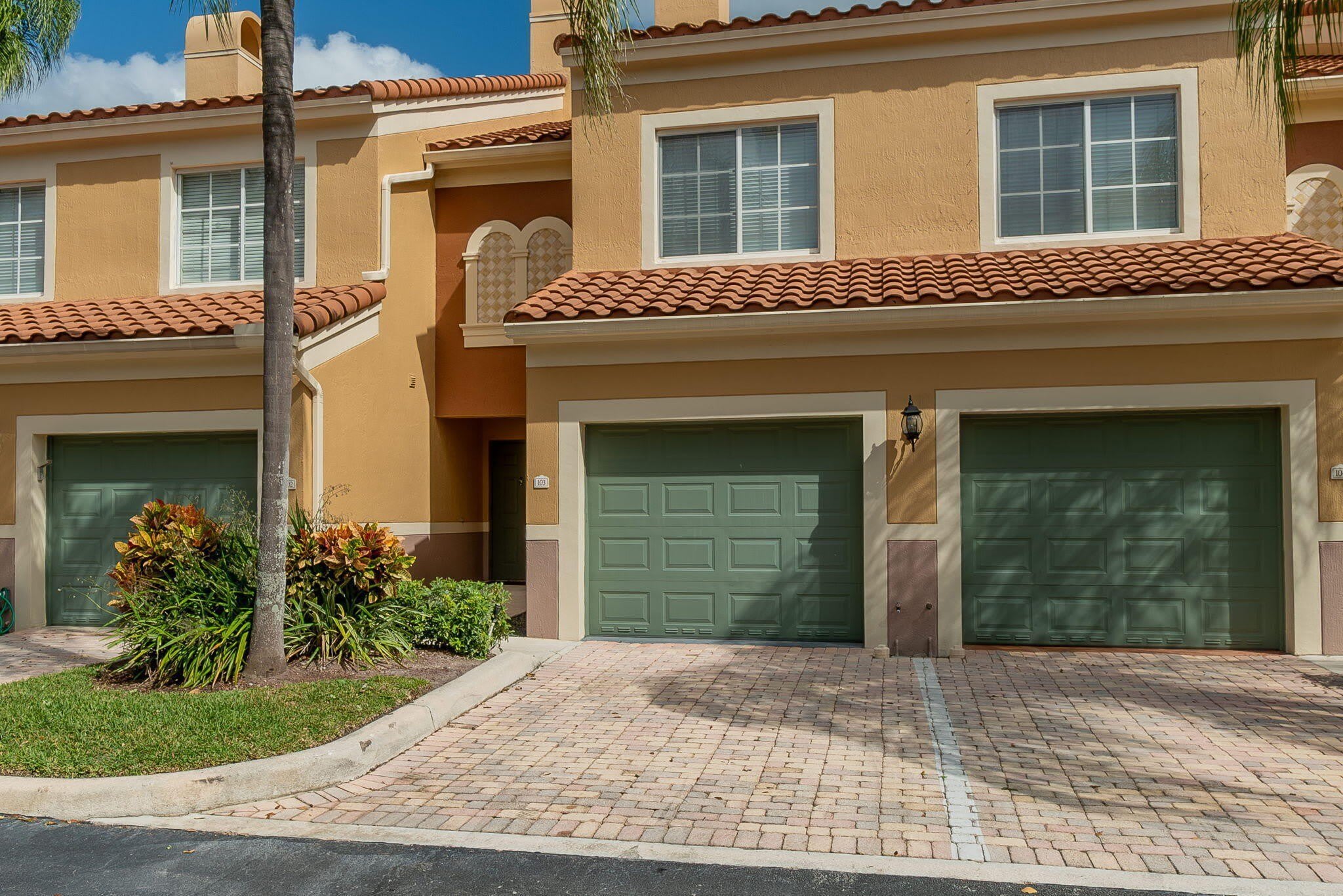 11789 Saint Andrews Place – photo 2