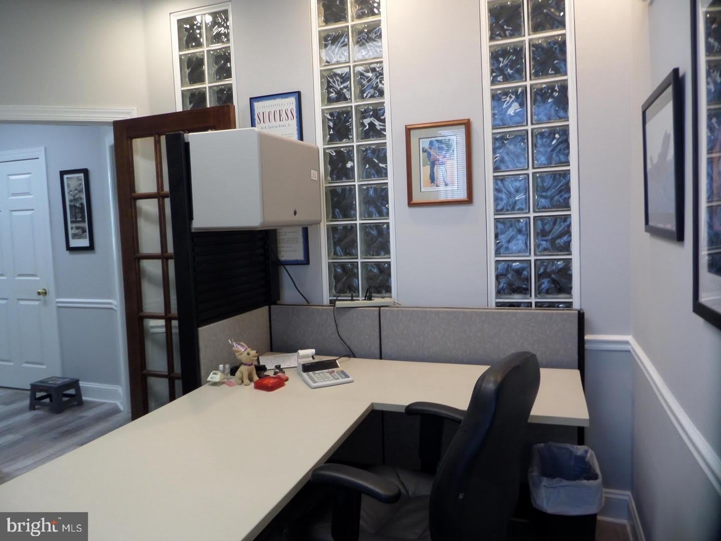 404 EXECUTIVE Drive – photo 4