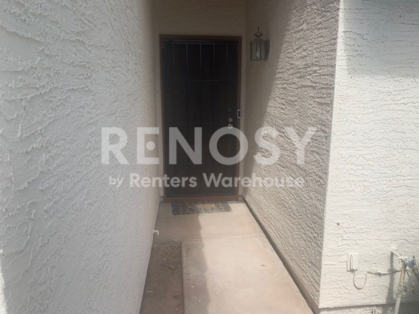 Ideal 2 BD/2 BA/2 CG Townhome with Community Pool Near Olive & 67th in Peoria! – photo 3