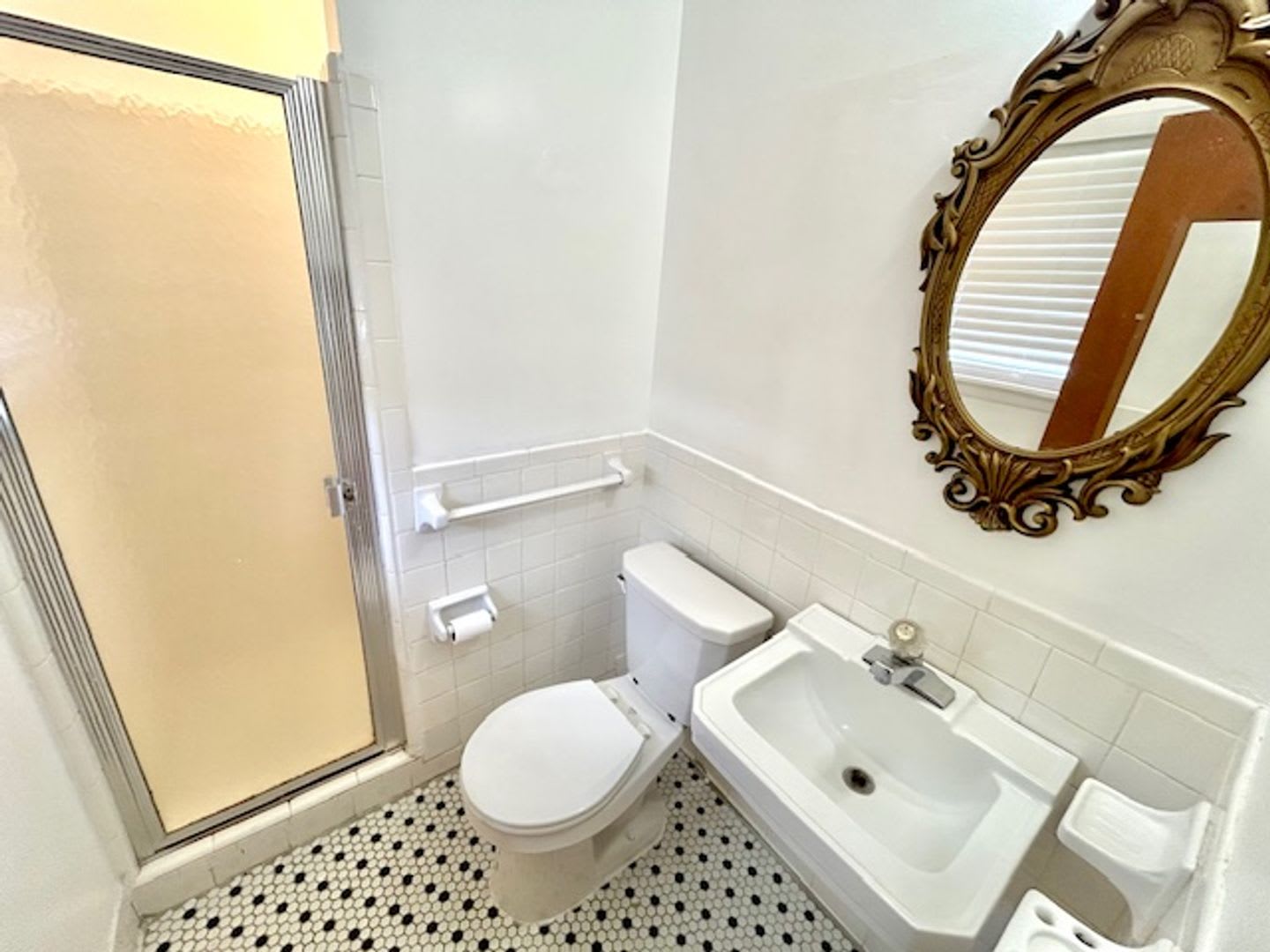 Available soon-6/9/26. Charming single-story home in the heart of Huntsville! – photo 2