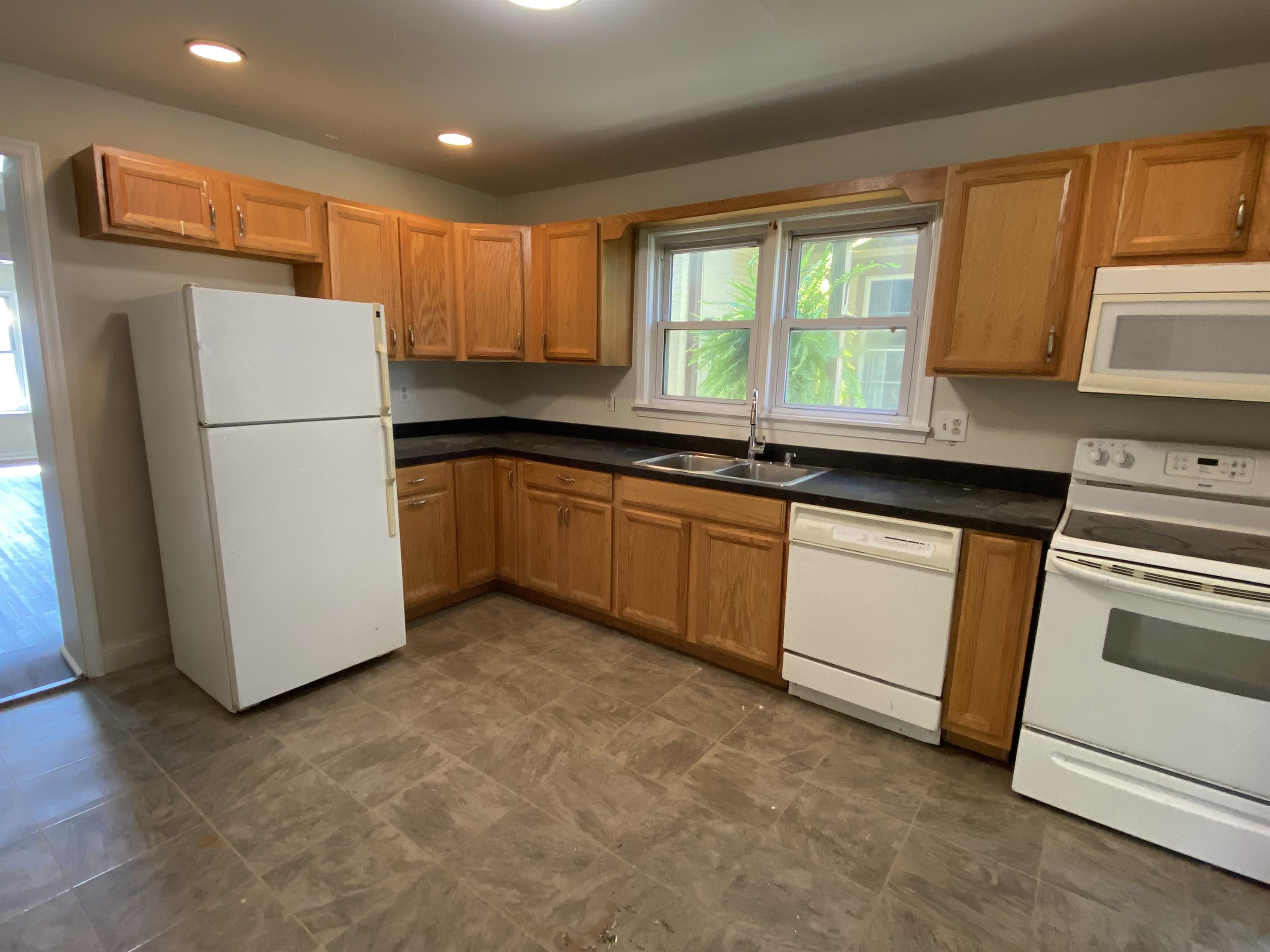 313 E Main St. – photo 3