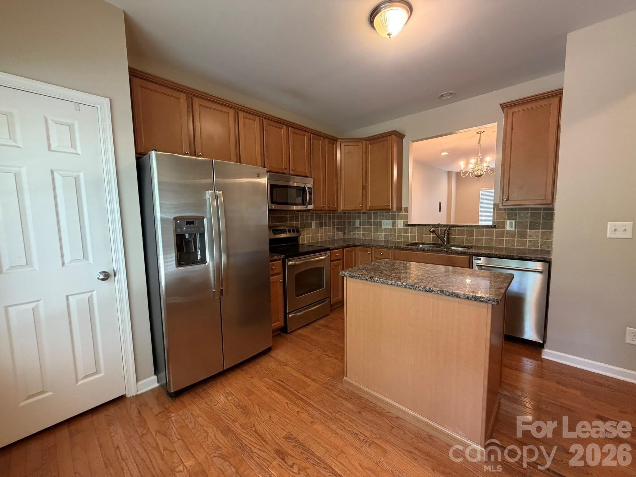 233 N Irwin Avenue – photo 3