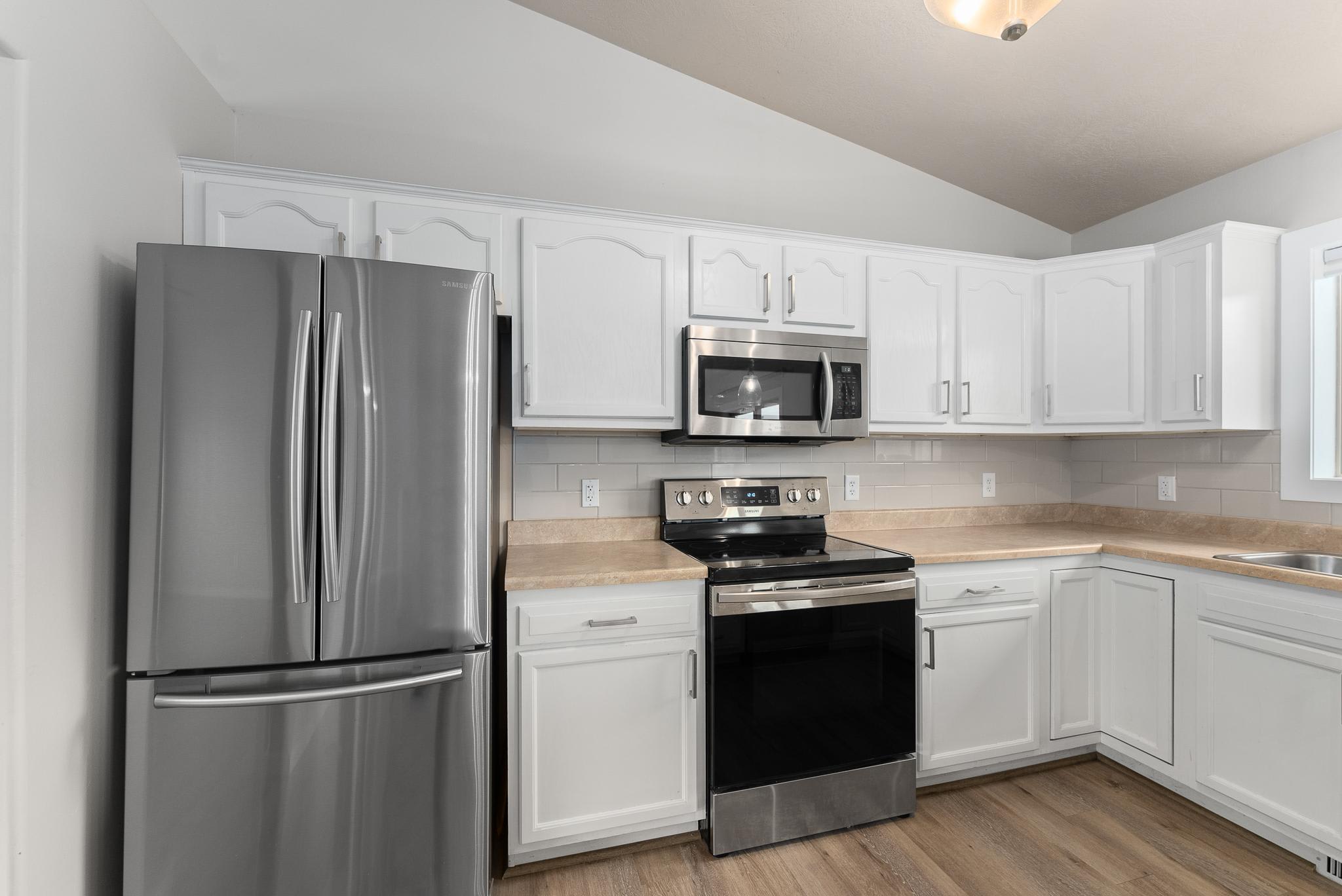 8208 S Hughes AveUnit #1 – photo 3