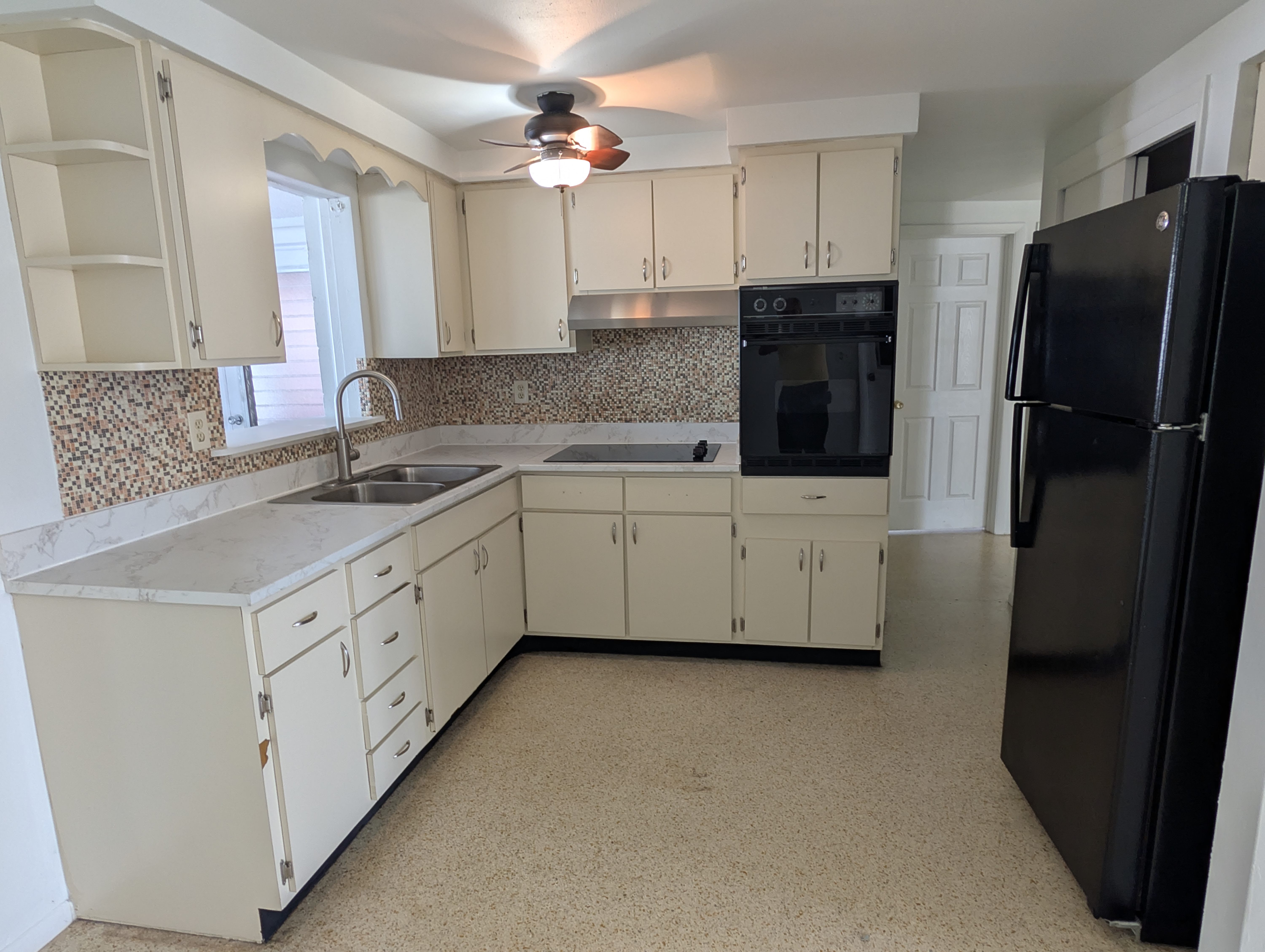 4835 Blossom Dr – photo 3