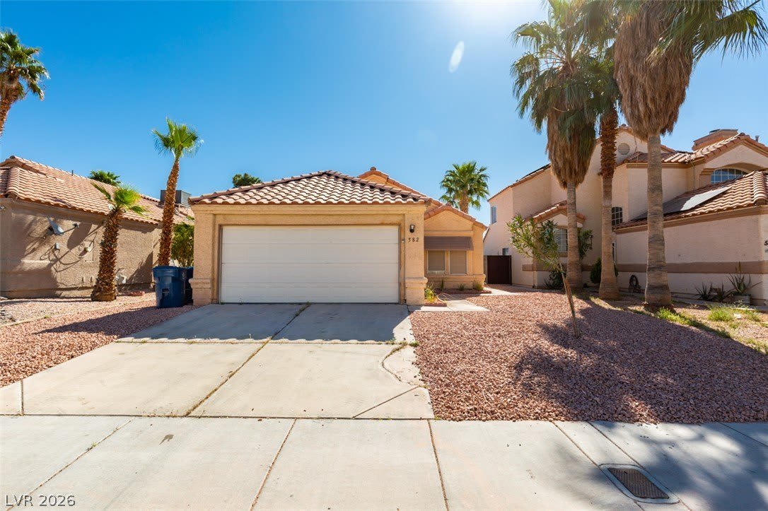 582 Searchlight Drive – photo 2
